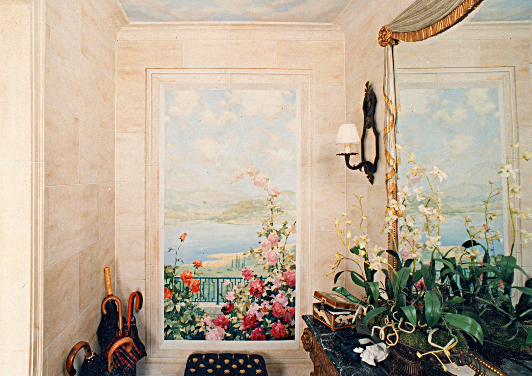 Mural and faux travertine trompe l'oeil