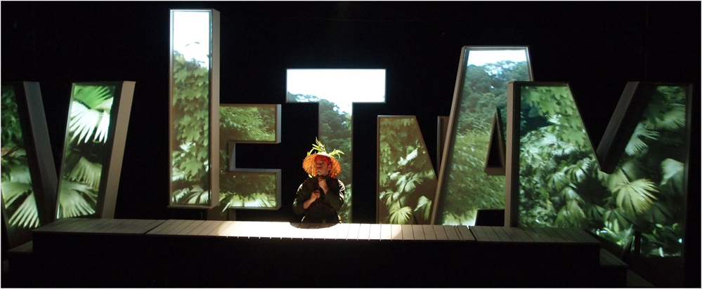 Scenic/Lighting Design: Agent G
